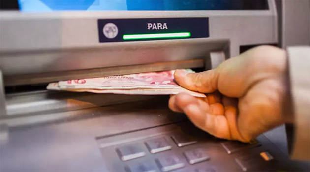 ATM'den Para Çekenler Dikkat