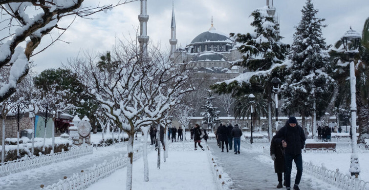 İSTANBUL İÇİN TARİH VERİLDİ KAR YAĞIŞI BU TARİHTE GERİ DÖNÜYOR