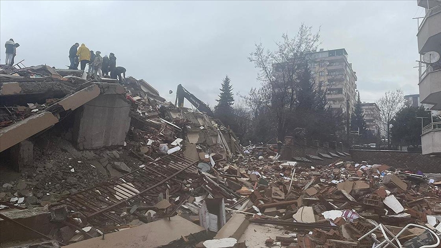 KAHRAMANMARAŞ'TA DEPREMDEN 15 SANİYE ÖNCE SOKAKTA BELİRLEN ŞEY HERKESİ DEHŞET VERDİ