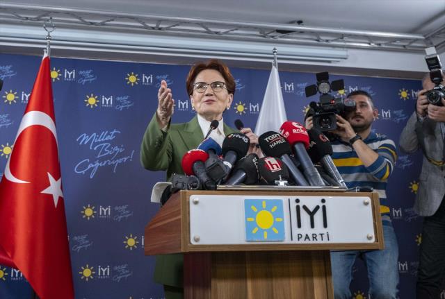 MERAL AKŞENER 6'LI MASADA KONUŞULAN HER ŞEYİ AÇIKLADI