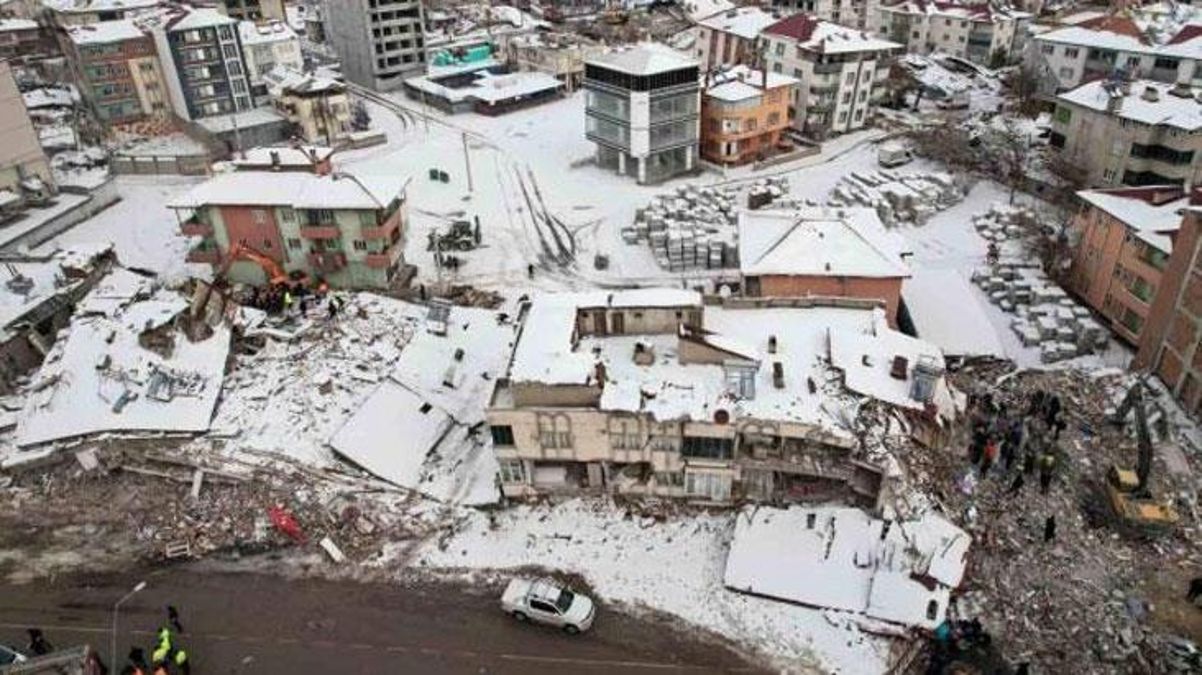 PES ARTIK DEPREM BÖLGESİNDE KANSIZ HIRSIZLAR İŞ BAŞINDA